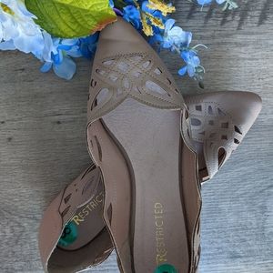 Restricted Tan Flats